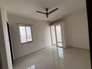 Room in 2 BHK Apartment at VJ YashOne Infinitee, Tathawade – for Rent
