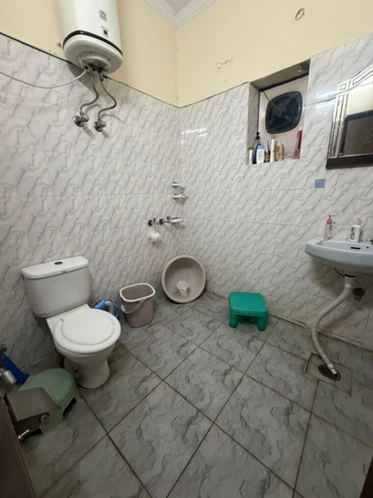 Bathroom, vijay-vihar-apartments-gurgaon 4 Bedroom 2300 Sq.Ft. Builder Floor In Sector 30 Gurgaon 10348166