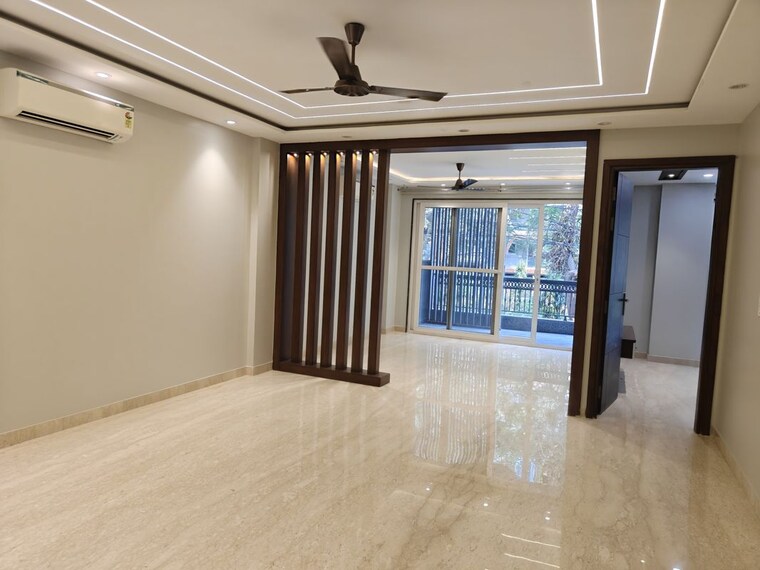Living Room, gujranwala town 4 Bedroom 242 Sq.Yd. Builder Floor In Gujranwala Town Delhi 10348154