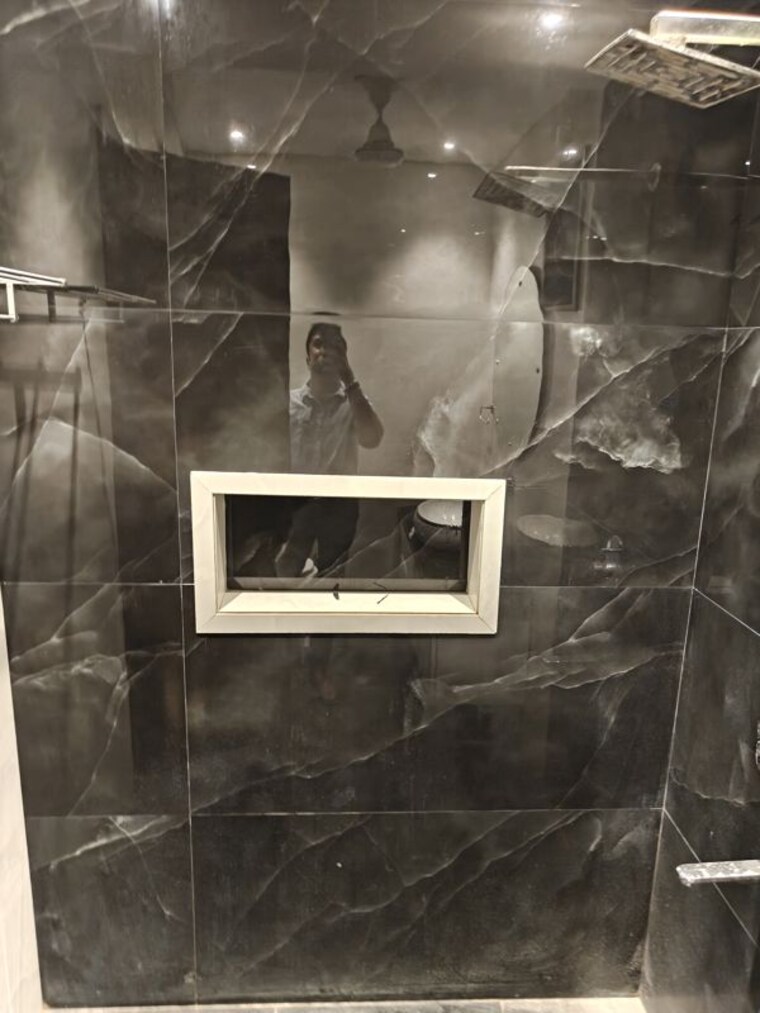 Attached Bathroom, gujranwala town 4 Bedroom 242 Sq.Yd. Builder Floor In Gujranwala Town Delhi 10348154