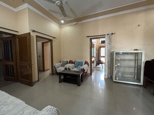 Living Room in 3 BHK Builder Floor at Sector 10 – for Rent