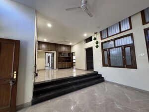 4 BHK Independent House For Rent in Sector 17