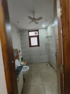 Bathroom in 5 BHK Builder Floor at Ardee City, Sector 52 – for Rent