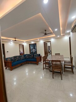 5 BHK + Pooja Room,Servant Room,Basement,Store Room Builder Floor For Rent in Ardee City