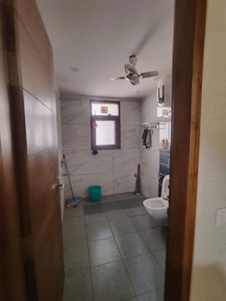 Bathroom, ardee-city 5 Bedroom 3000 Sq.Ft. Builder Floor In Sector 52 Gurgaon 10348199