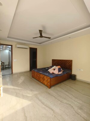 Bedroom in 5 BHK Builder Floor at Ardee City, Sector 52 – for Rent