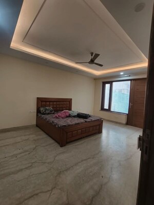 Room in 5 BHK Builder Floor at Ardee City, Sector 52 – for Rent