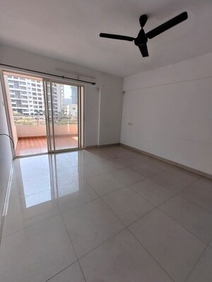 Room in 3 BHK Apartment at Nandan Vatsalya Vihar, Aundh – for Rent