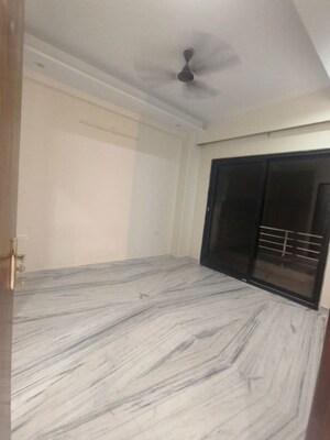 Room in 3 BHK Builder Floor at SAS Tower, Sector 38 – for Rent