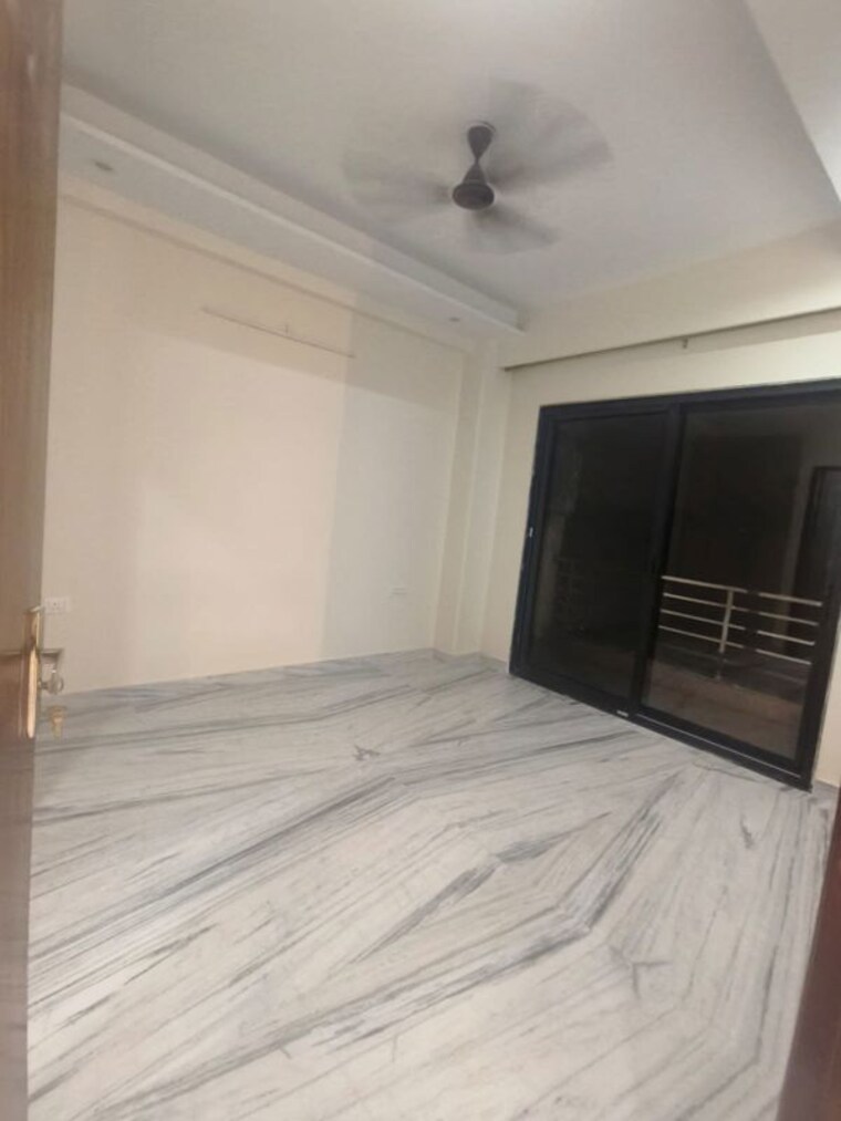 Room, sas-tower 3 Bedroom 2300 Sq.Ft. Builder Floor In Sector 38 Gurgaon 10348227