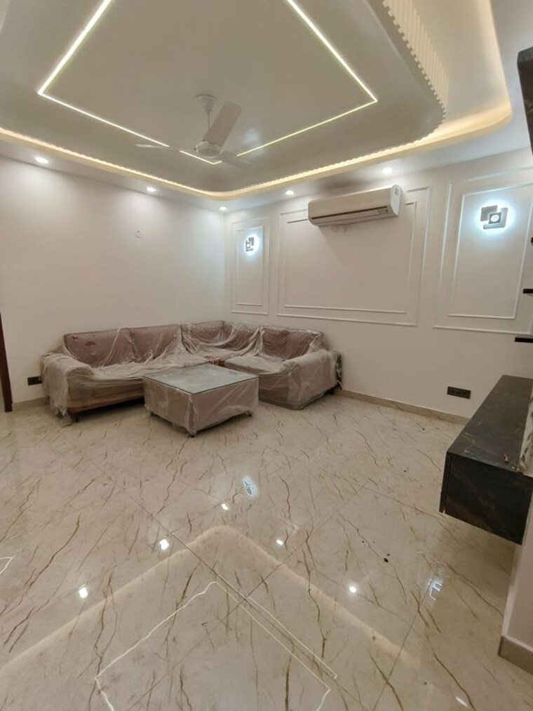 Living Room, jor bagh 3 Bedroom 375 Sq.Yd. Apartment In Jor Bagh Delhi 10348230