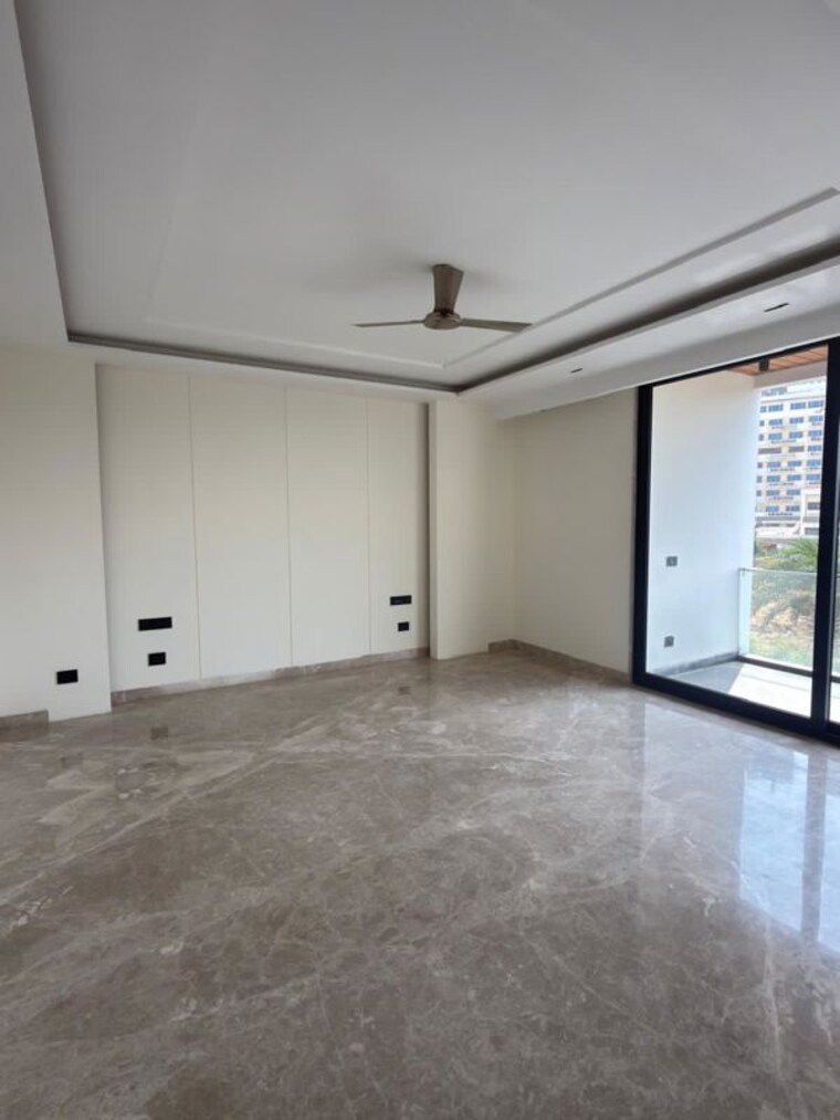 Room, emaar-emerald-hills-phase-2 4 Bedroom 4500 Sq.Ft. Apartment In Sector 65 Gurgaon 10348260