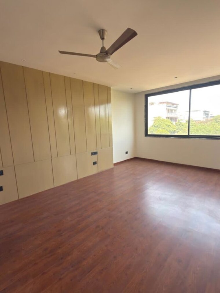Room, emaar-emerald-hills-phase-2 4 Bedroom 4500 Sq.Ft. Apartment In Sector 65 Gurgaon 10348260