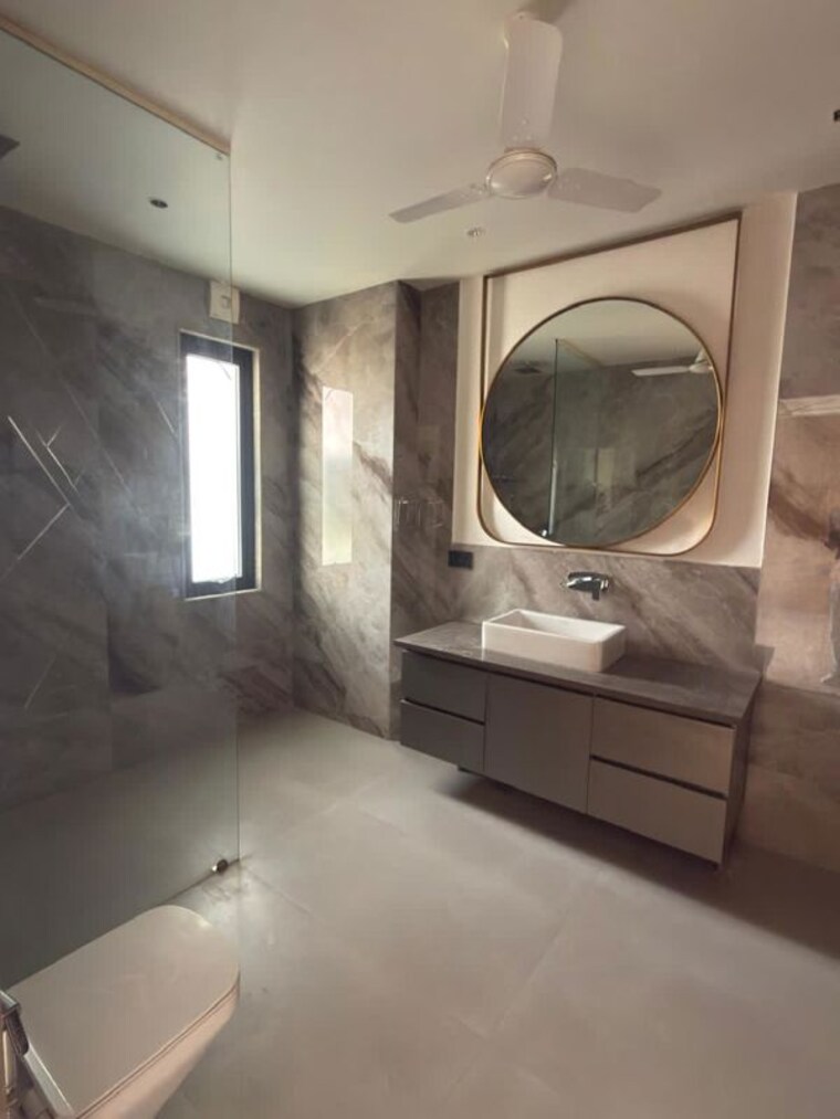 Bathroom, emaar-emerald-hills-phase-2 4 Bedroom 4500 Sq.Ft. Apartment In Sector 65 Gurgaon 10348260
