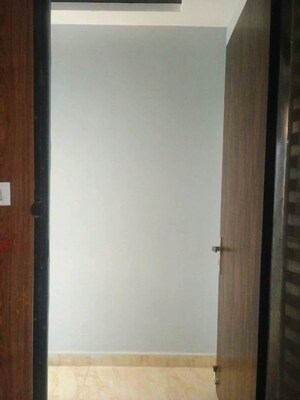 Room in 2 BHK Apartment at Migsun Alpha Central, Alpha Ii Greater Noida – for Rent
