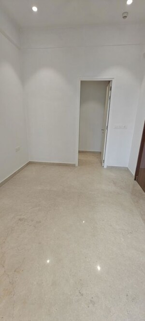 4 BHK Apartment For Rent in Indiabulls Blu, Worli