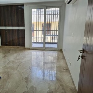 Room in 3 BHK Builder Floor at Greater Kailash Part 3 – for Rent