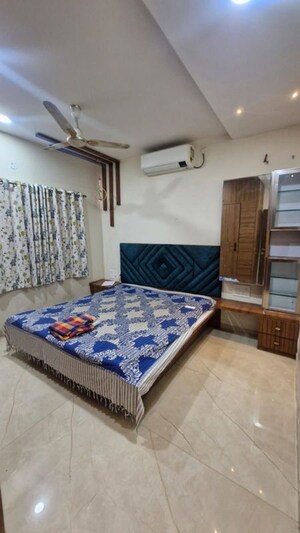 Bedroom in 3 BHK Apartment at Manish Nagar – for Rent