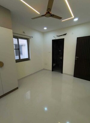 Room in 2 BHK Apartment at Frontline Seven, Kokapet – for Rent