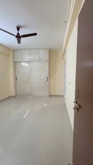 Room in 2 BHK Apartment at GLS Avenue 81, Sector 81 – for Rent