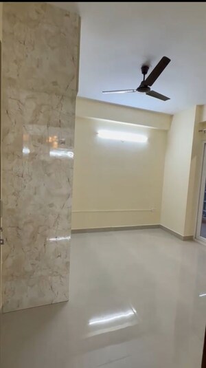 Room in 2 BHK Apartment at GLS Avenue 81, Sector 81 – for Rent