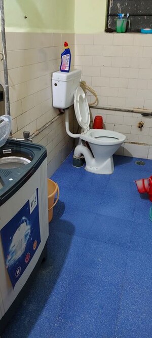 Team Area in 1 BHK Apartment at Clover Park – for Sale