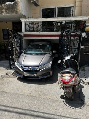 Parking in 3 BHK Builder Floor at Greater Kailash I – for Sale