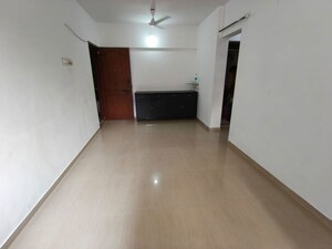 Room in 1 BHK Apartment at Usha Kiran CHS Andheri, Andheri West – for Rent