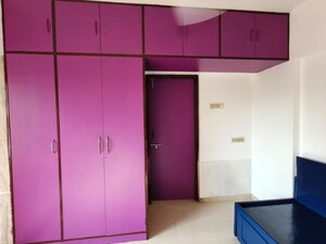 Room in 1 BHK Apartment at Usha Kiran CHS Andheri, Andheri West – for Rent