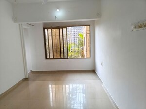 Room in 1 BHK Apartment at Usha Kiran CHS Andheri, Andheri West – for Rent