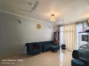 Team Area in 3 BHK Apartment at Omaxe The Palace, Gomti Nagar – for Rent