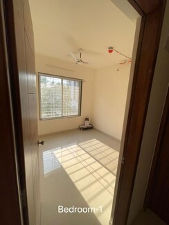2 BHK Apartment For Rent in Royal Namoville