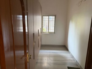 Room in 5 BHK Independent House at Sindh Society, Aundh – for Rent