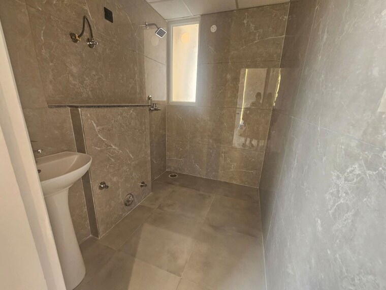 Bathroom, mrs-hi-greens 4 Bedroom 2300 Sq.Ft. Penthouse In Kishanpura Zirakpur 10348419