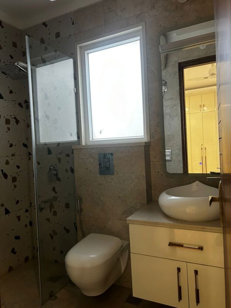 Bathroom, south city 1 3 Bedroom 2300 Sq.Ft. Builder Floor In South City 1 Gurgaon 10348445