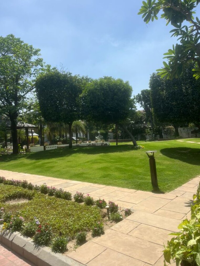 Garden, unitech-aspen-greens 4 Bedroom 4000 Sq.Ft. Villa In Sector 50 Gurgaon 10348530
