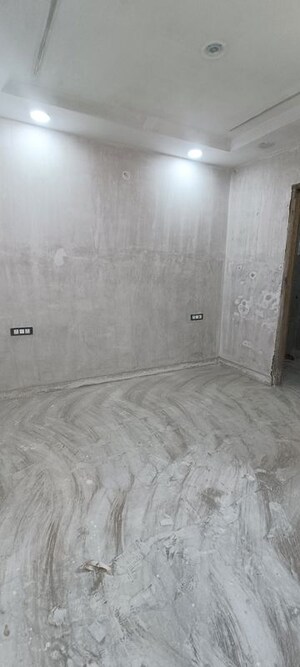 Bathroom in 3 BHK Builder Floor at Rohini Sector 7 – for Sale