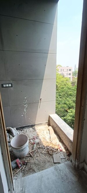 Balcony in 3 BHK Builder Floor at Rohini Sector 7 – for Sale