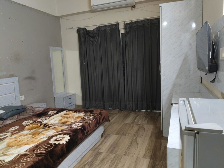Bedroom, paramount-golf-forest-studio-apartments-oak-tower 1 RK 435 Sq.Ft. Apartment In Zeta I Greater Noida Greater Noida 10348609