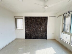 Room in 3 BHK Apartment at Hiranandani Estate, Ghodbunder Road – for Rent