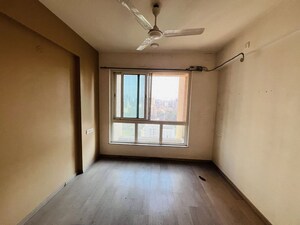 Room in 3 BHK Apartment at Hiranandani Estate, Ghodbunder Road – for Rent