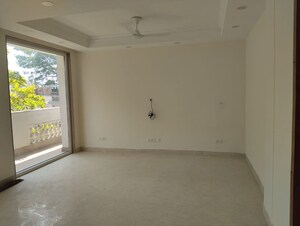 Room in 4 BHK Builder Floor at Safdarjung Enclave – for Rent