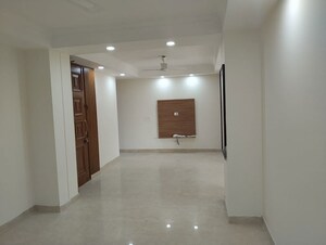 Room in 4 BHK Builder Floor at Safdarjung Enclave – for Rent