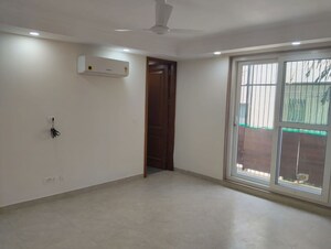 Room in 4 BHK Builder Floor at Safdarjung Enclave – for Rent