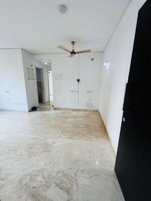 Room in 1 BHK Apartment at Hiranandani Estate Rodas Enclave, Ghodbunder Road – for Rent