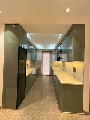 Building Lobby in 3 BHK Builder Floor at Sector 38 – for Rent