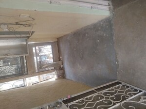 Parking in 2 BHK Apartment at Arun Vihar Sector 37, Sector 37 – for Rent