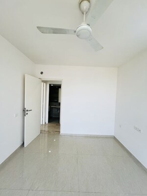 Room in 2 BHK Apartment at Hiranandani Estate Barca, Ghodbunder Road – for Rent