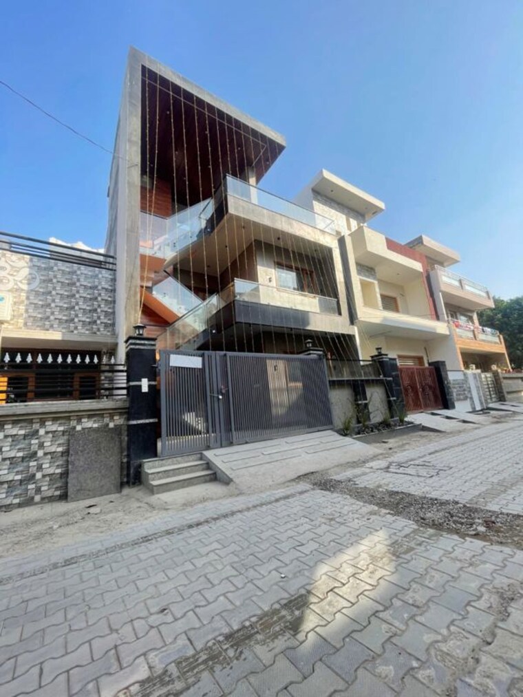 Exterior View, bhabat 5 Bedroom 155 Sq.Yd. Independent House In Bhabat Zirakpur 9465481