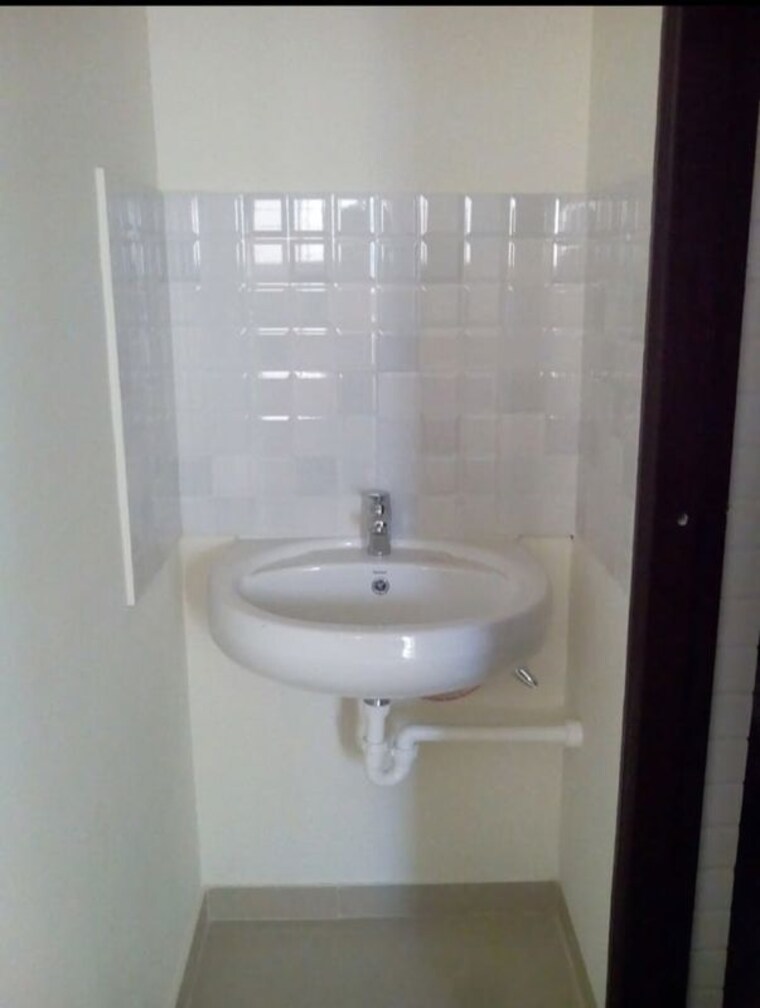 Bathroom, sai-aura 2 Bedroom 700 Sq.Ft. Apartment In Ravet Pune 10348717